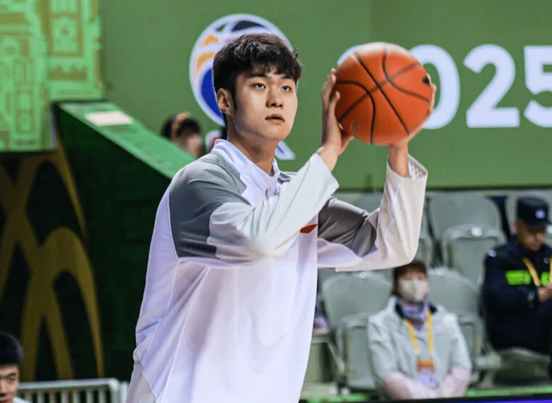 GA黄金甲登录入口-王浩然上半场投篮10中7，三分5中3得到17分2助攻1盖帽