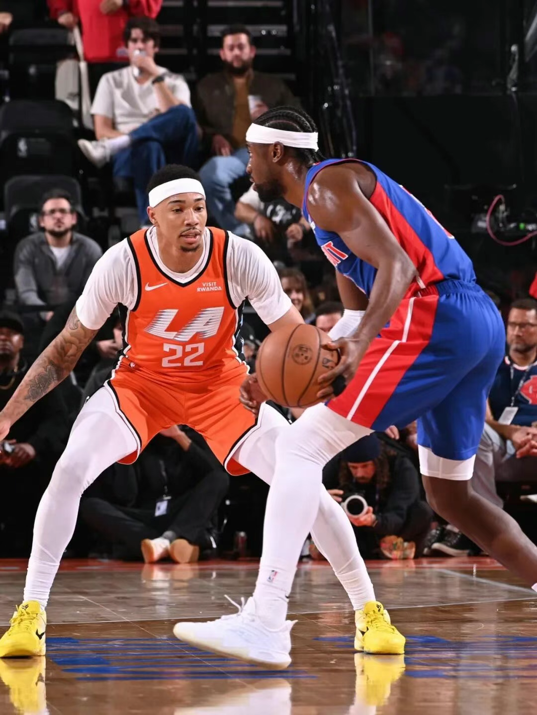 GA黄金甲平台-逆袭成功！48顺位+年薪63万，场均15分啊，快船真捡到宝了