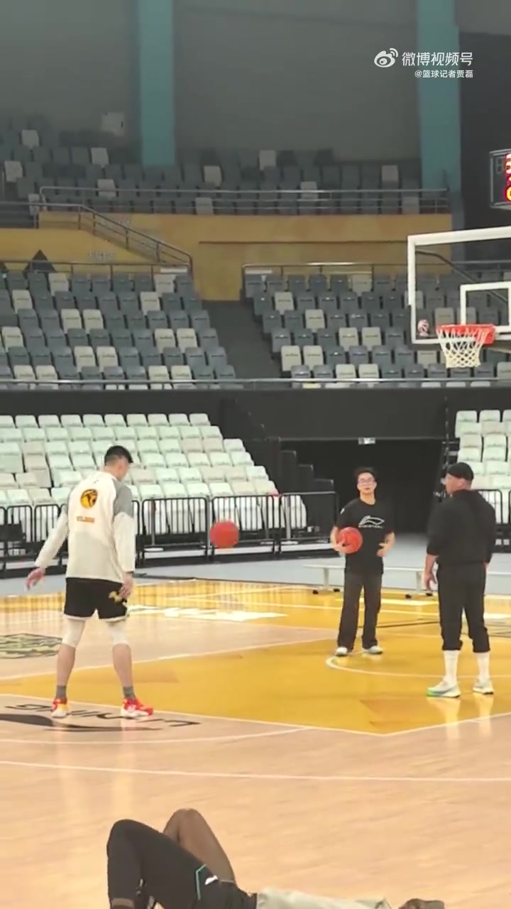 GA黄金甲-劳模！胡金秋没休息归队立刻练！王博：必须强制让他休息几天了